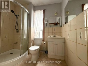 2ND FL - 759 GERRARD STREET E Toronto (South Riverdale) Ontario photo 8