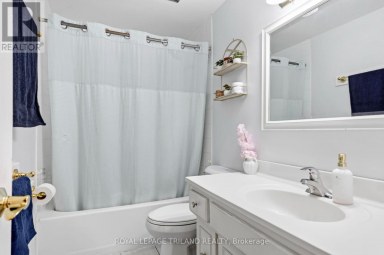 30 - 775 OSGOODE DRIVE London South (South Y) Ontario photo 17