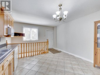 UPPER - 19 GLENORA AVENUE Toronto (Oakwood Village) Ontario photo 12
