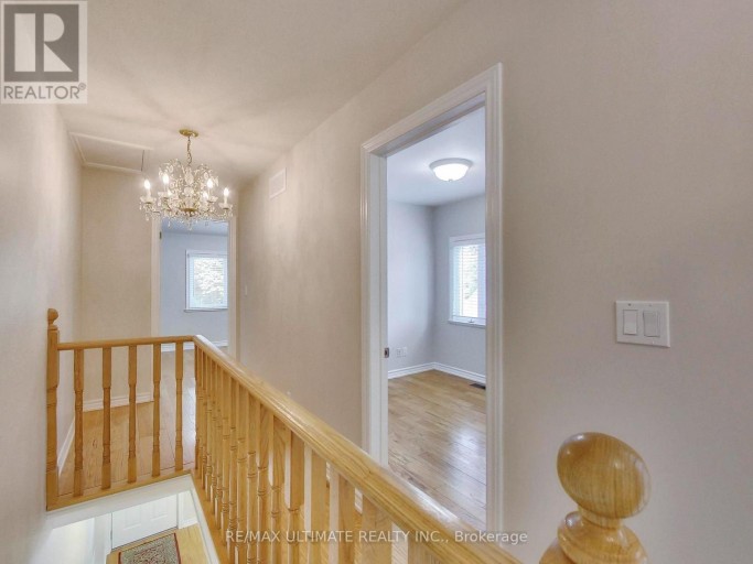 UPPER - 19 GLENORA AVENUE, Toronto (Oakwood Village), Ontario, M6C3Y2
