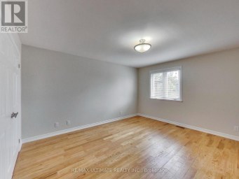 UPPER - 19 GLENORA AVENUE Toronto (Oakwood Village) Ontario photo 17