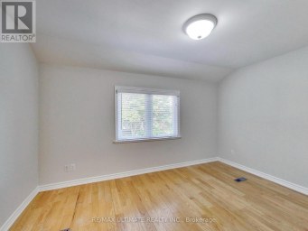 UPPER - 19 GLENORA AVENUE Toronto (Oakwood Village) Ontario photo 20