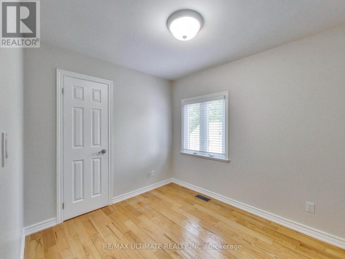 UPPER - 19 GLENORA AVENUE, Toronto (Oakwood Village), Ontario, M6C3Y2