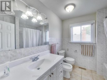UPPER - 19 GLENORA AVENUE Toronto (Oakwood Village) Ontario photo 24