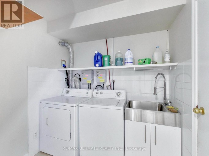 UPPER - 19 GLENORA AVENUE, Toronto (Oakwood Village), Ontario, M6C3Y2