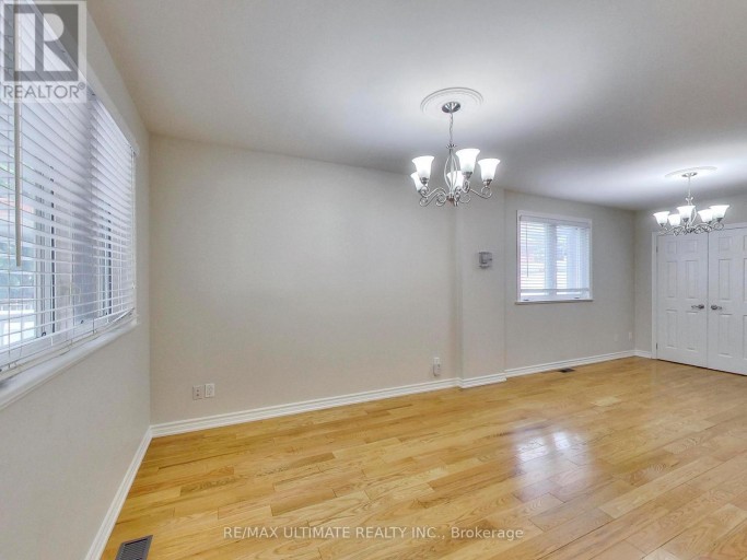 UPPER - 19 GLENORA AVENUE, Toronto (Oakwood Village), Ontario, M6C3Y2