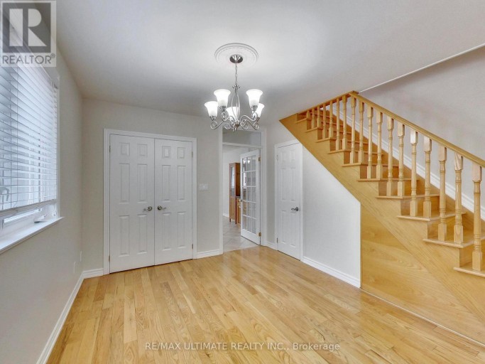 UPPER - 19 GLENORA AVENUE, Toronto (Oakwood Village), Ontario, M6C3Y2