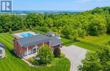 10 AZALEA COURT Hamilton (Stoney Creek Mountain) Ontario photo 1