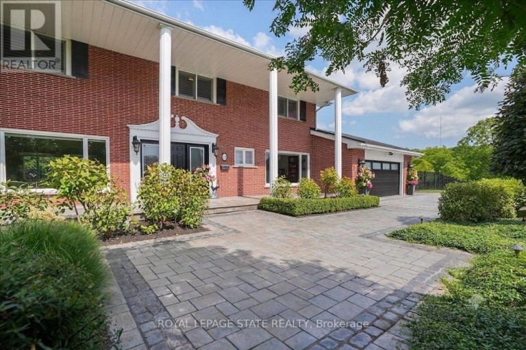 10 AZALEA COURT, Hamilton (Stoney Creek Mountain), Ontario, L8J1K4