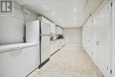 10 AZALEA COURT Hamilton (Stoney Creek Mountain) Ontario photo 32