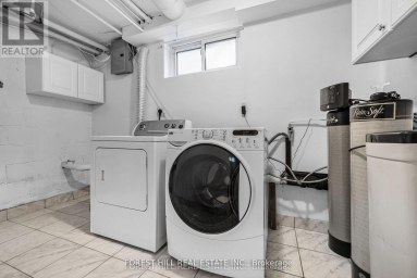 18 IRVINGTON CRESCENT Toronto (Willowdale East) Ontario photo 18