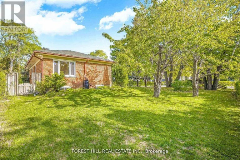 18 IRVINGTON CRESCENT, Toronto (Willowdale East), Ontario, M2N2Z1