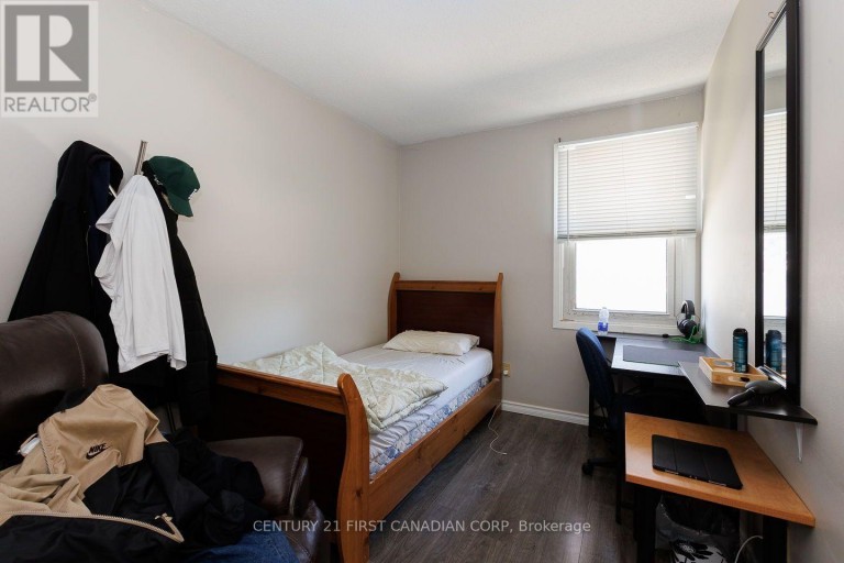 122 - 70 FIDDLERS GREEN ROAD, London North (North P), Ontario, N6H4R4