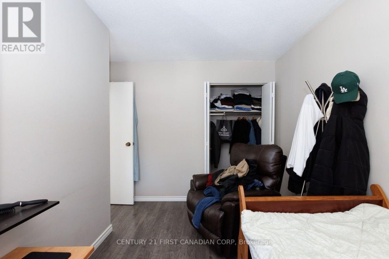 122 - 70 FIDDLERS GREEN ROAD, London North (North P), Ontario, N6H4R4