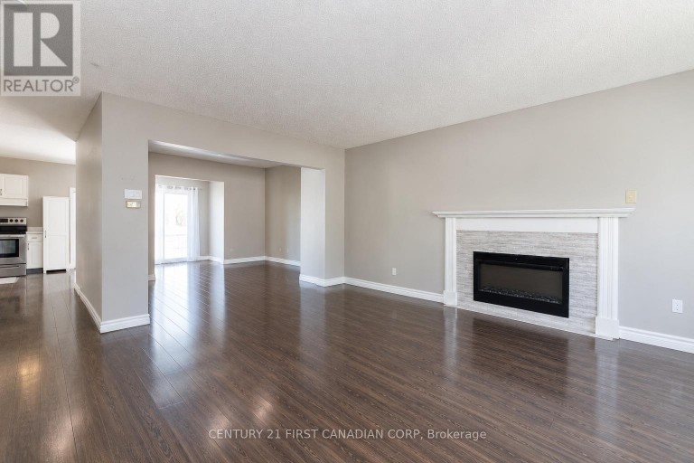 122 - 70 FIDDLERS GREEN ROAD, London North (North P), Ontario, N6H4R4