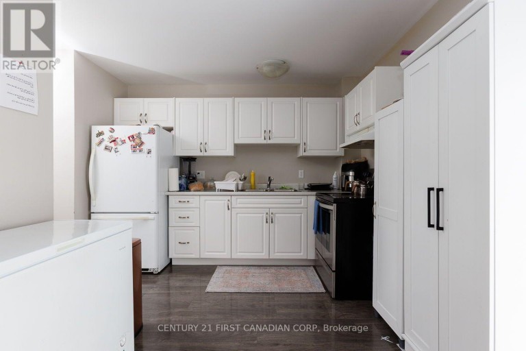 122 - 70 FIDDLERS GREEN ROAD, London North (North P), Ontario, N6H4R4