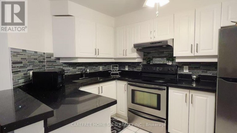 8 - 151 TOWNSGATE DRIVE, Vaughan (Crestwood-Springfarm-Yorkhill), Ontario, L4J8J7
