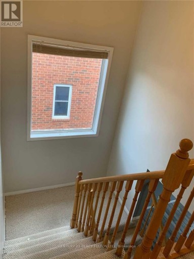 136 TUNBRIDGE ROAD, Barrie (Georgian Drive), Ontario, L4M6T1
