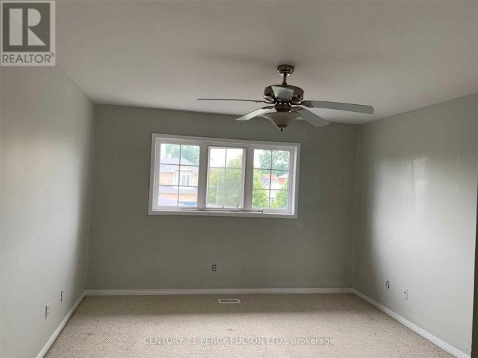 136 TUNBRIDGE ROAD, Barrie (Georgian Drive), Ontario, L4M6T1