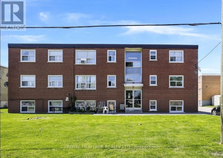 4 - 300 MONTRAVE AVENUE, Oshawa (Vanier), Ontario, L1J4S2