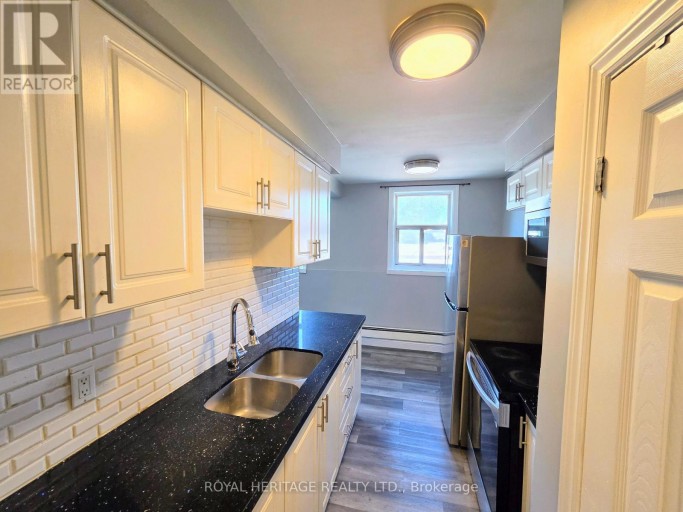 4 - 300 MONTRAVE AVENUE, Oshawa (Vanier), Ontario, L1J4S2