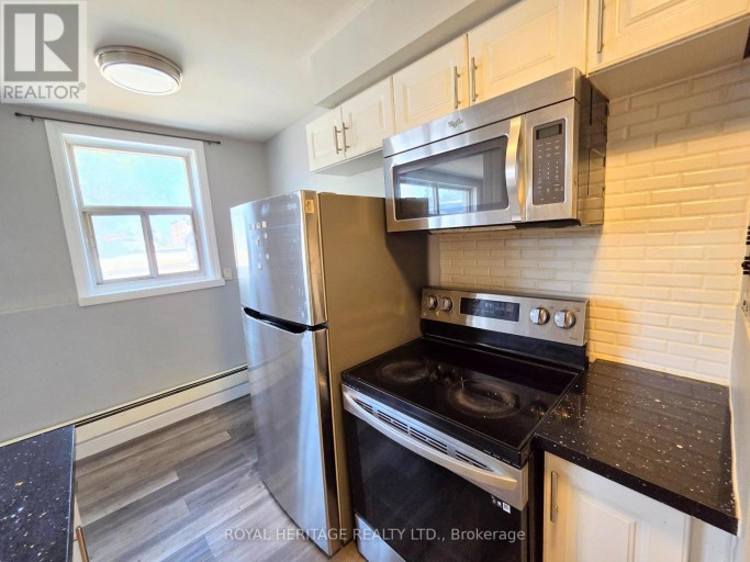 4 - 300 MONTRAVE AVENUE, Oshawa (Vanier), Ontario, L1J4S2