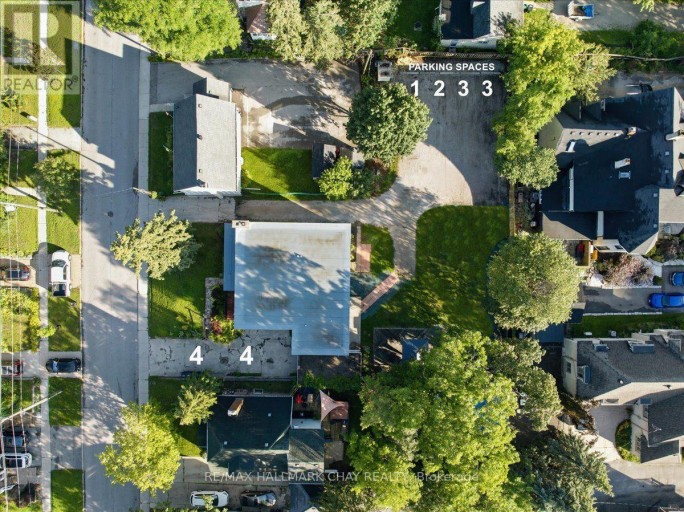 2 - 15 PARKSIDE DRIVE, Barrie (Queen's Park), Ontario, L4N1W7