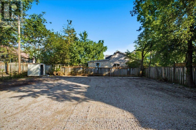 2 - 15 PARKSIDE DRIVE, Barrie (Queen's Park), Ontario, L4N1W7