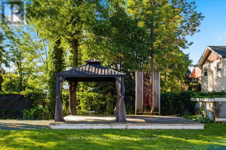 2 - 15 PARKSIDE DRIVE, Barrie (Queen's Park), Ontario, L4N1W7