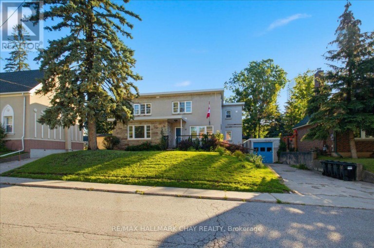 2 - 15 PARKSIDE DRIVE, Barrie (Queen's Park), Ontario, L4N1W7