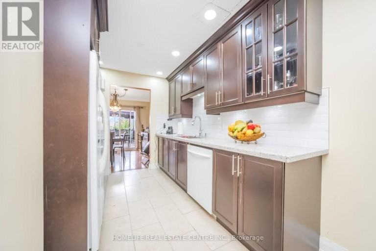 17 ASHFORD COURT, Brampton (Brampton North), Ontario, L6V3E2