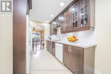 17 ASHFORD COURT Brampton (Brampton North) Ontario photo 13
