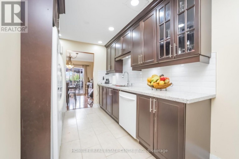 17 ASHFORD COURT, Brampton (Brampton North), Ontario, L6V3E2
