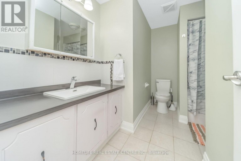 17 ASHFORD COURT, Brampton (Brampton North), Ontario, L6V3E2