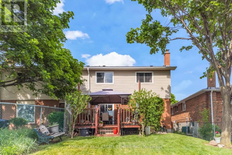 17 ASHFORD COURT, Brampton (Brampton North), Ontario, L6V3E2
