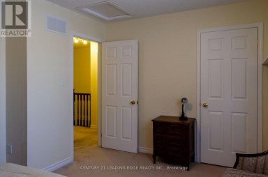 ROOM - 1218 MACINALLY COURT Oshawa (Pinecrest) Ontario photo 6