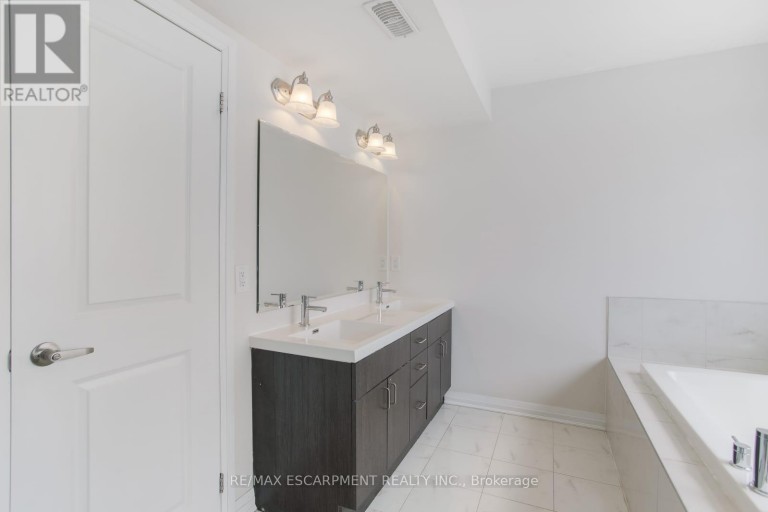 2 - 130 FREDERICK TISDALE DRIVE, Toronto (Downsview-Roding-CFB), Ontario, M3K0A5