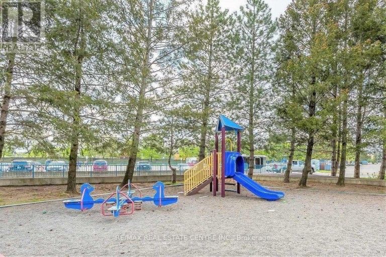 1601 - 25 TRAILWOOD DRIVE, Mississauga (Hurontario), Ontario, L4Z3K9