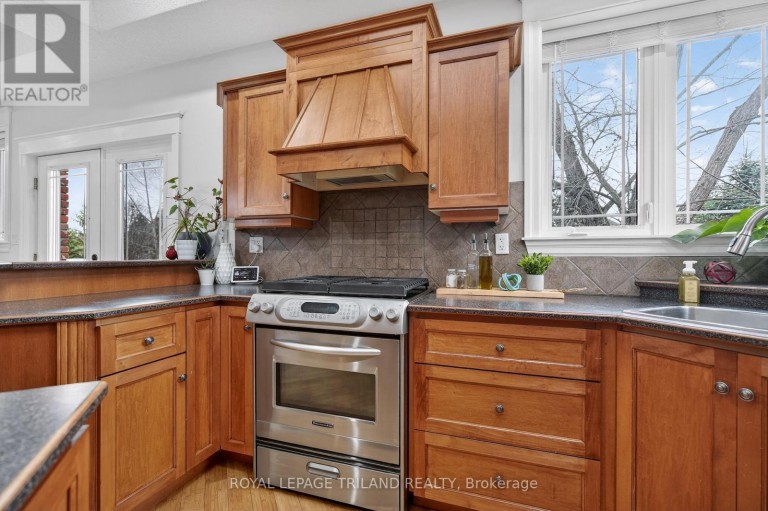 24 EARLSCOURT TERRACE, Middlesex Centre (Kilworth), Ontario, N0L1R0