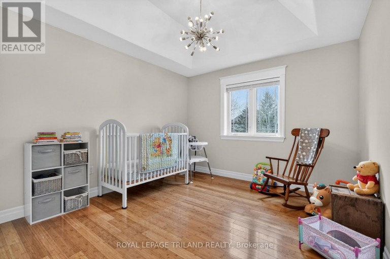 24 EARLSCOURT TERRACE, Middlesex Centre (Kilworth), Ontario, N0L1R0