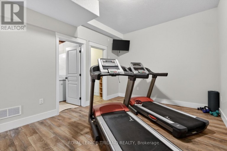 24 EARLSCOURT TERRACE, Middlesex Centre (Kilworth), Ontario, N0L1R0