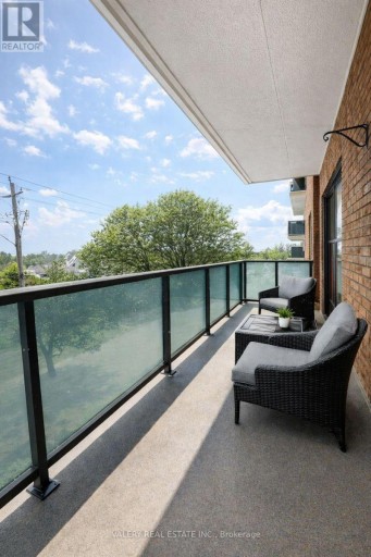 101 - 1780 LAWRENCE AVENUE E, Toronto (Wexford-Maryvale), Ontario, M1R2Y2