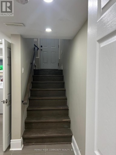 23 IRWIN AVENUE, Aurora (Aurora Village), Ontario, L4G3G1