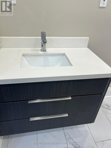23 IRWIN AVENUE, Aurora (Aurora Village), Ontario, L4G3G1