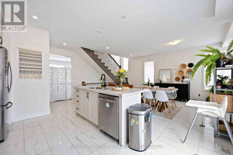 UPPER - 11707 TENTH LINE, Whitchurch-Stouffville (Stouffville), Ontario, L6B1A8