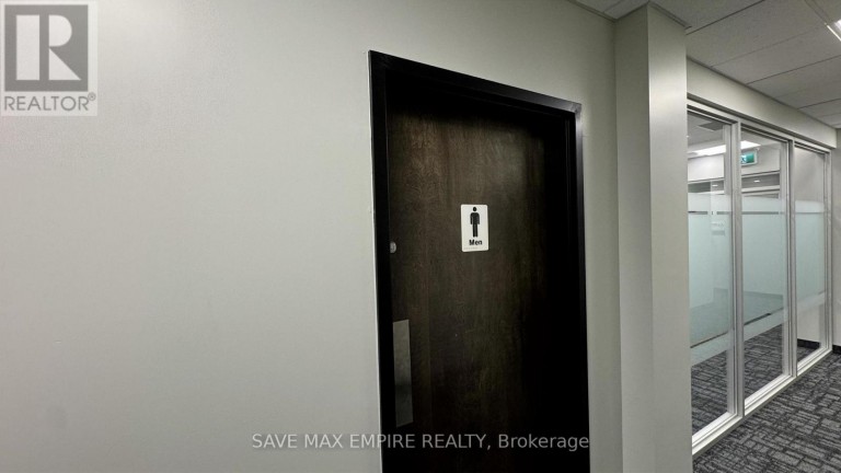 305 - 1670 NORTH SERVICE ROAD, Oakville (QE Queen Elizabeth), Ontario, L6H7G3