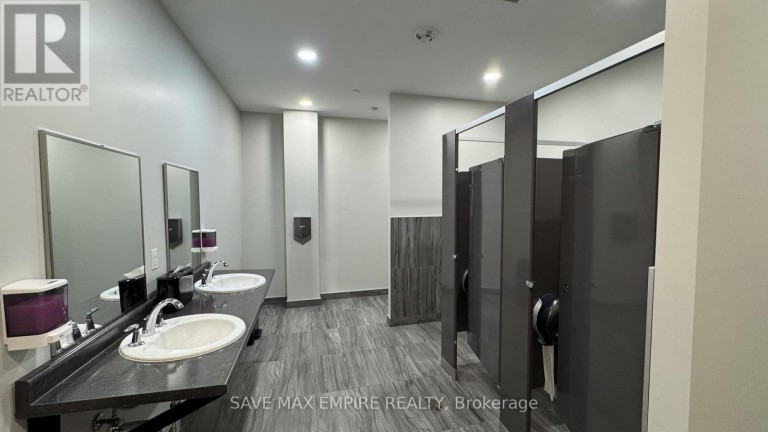 305 - 1670 NORTH SERVICE ROAD, Oakville (QE Queen Elizabeth), Ontario, L6H7G3