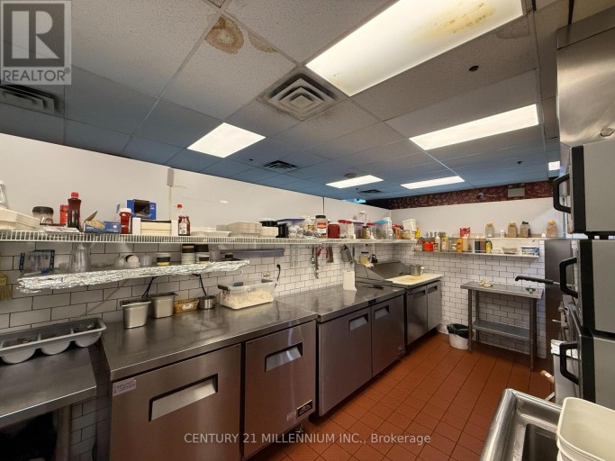 8 - 6740 DAVAND DRIVE, Mississauga (Northeast), Ontario, L5T2K9