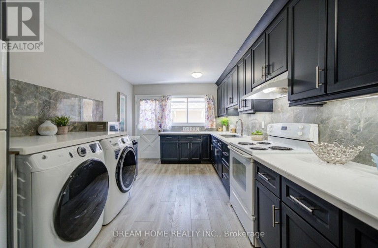 1323 SHAMIR CRESCENT, Mississauga (Erindale), Ontario, L5C1L2