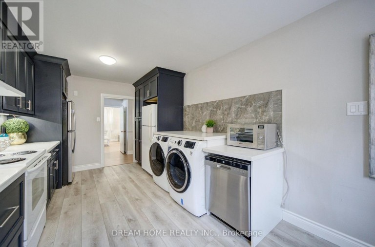 1323 SHAMIR CRESCENT, Mississauga (Erindale), Ontario, L5C1L2